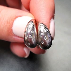 DAVID YURMAN 15mm

STERLING silver Diamond Drop